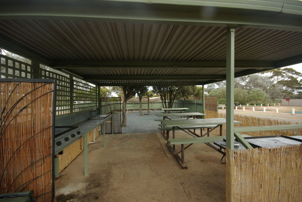 Acclaim Gateway Caravan Park Dundas Exterior photo