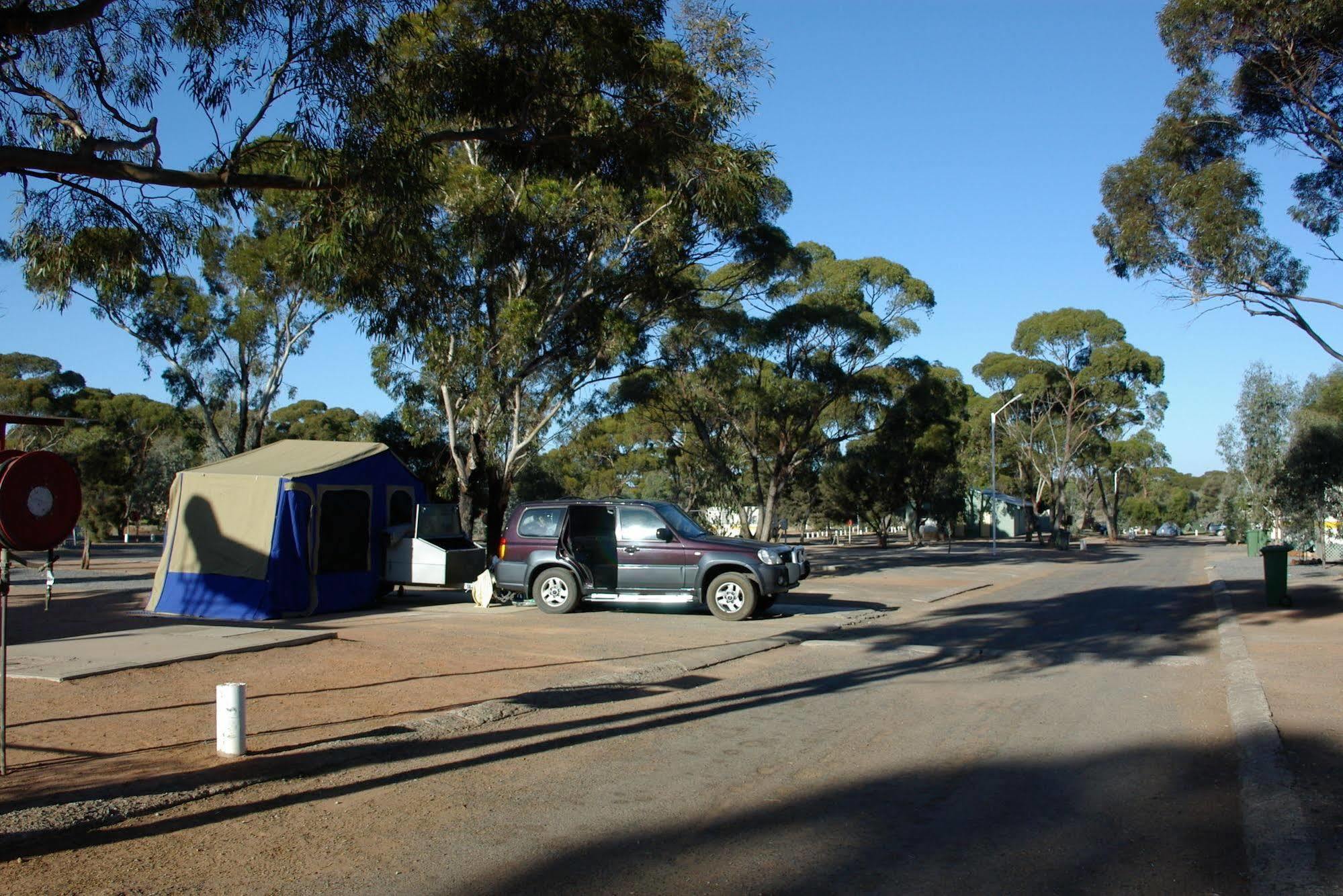 Acclaim Gateway Caravan Park Dundas Exterior photo